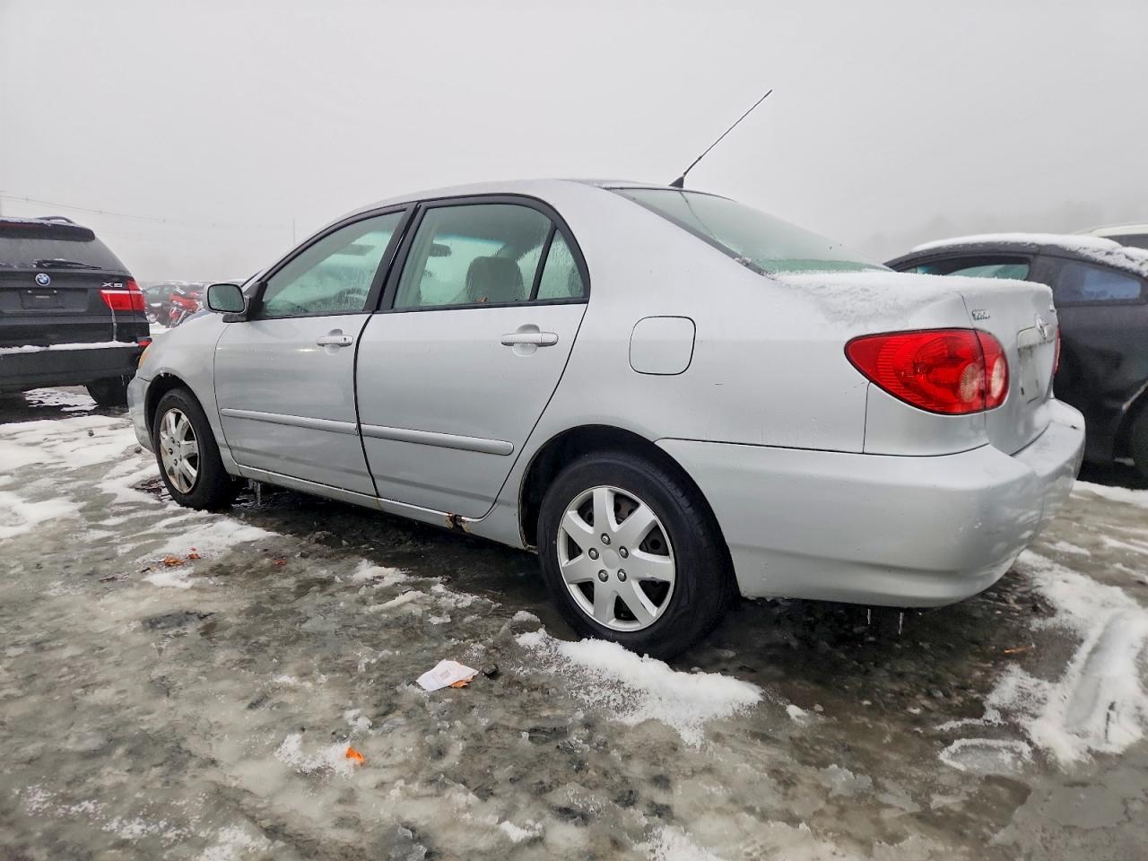 2005 TOYOTA COROLLA CE photo 2