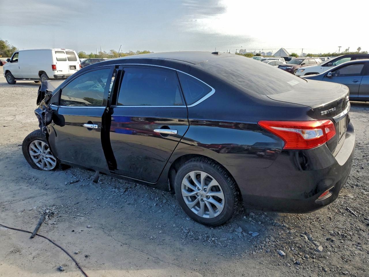 2018 NISSAN SENTRA S photo 3