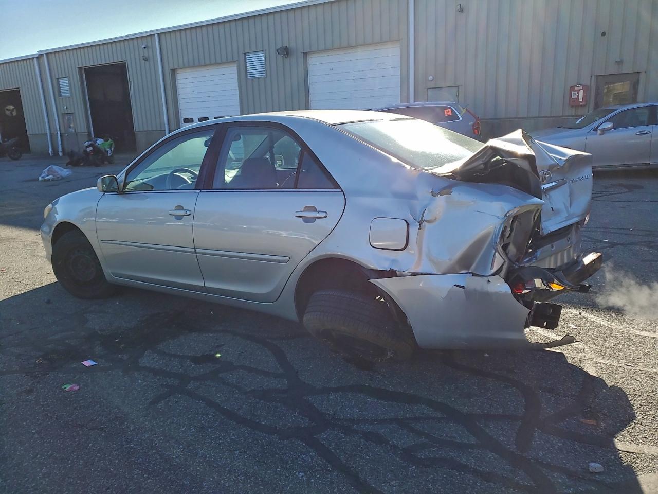 2005 TOYOTA CAMRY LE photo 3