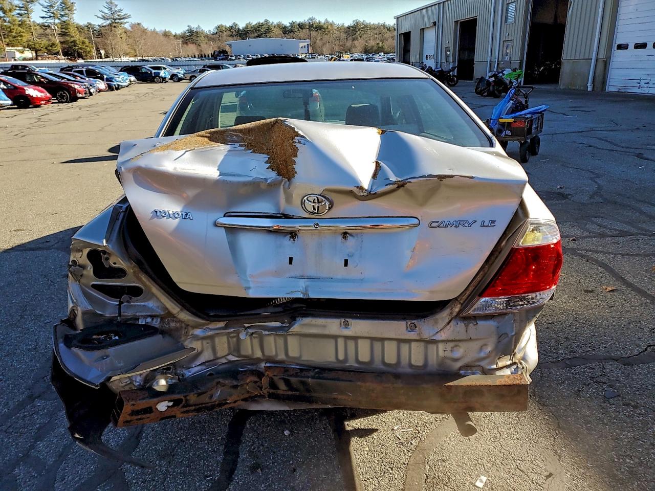 2005 TOYOTA CAMRY LE photo 11