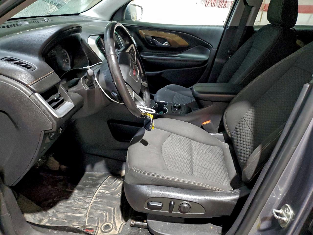 2018 GMC TERRAIN SLE photo 13