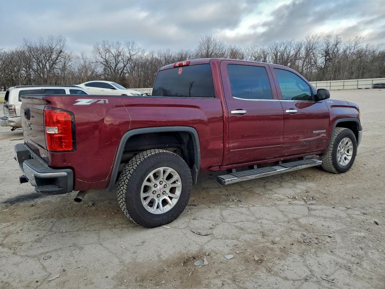 2014 GMC SIERRA K1500 SLE photo 3