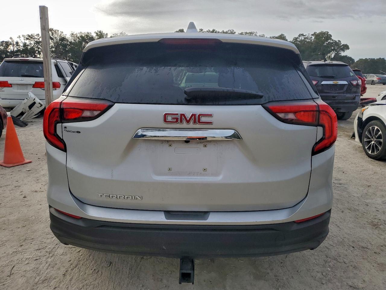 2019 GMC TERRAIN SLE photo 6