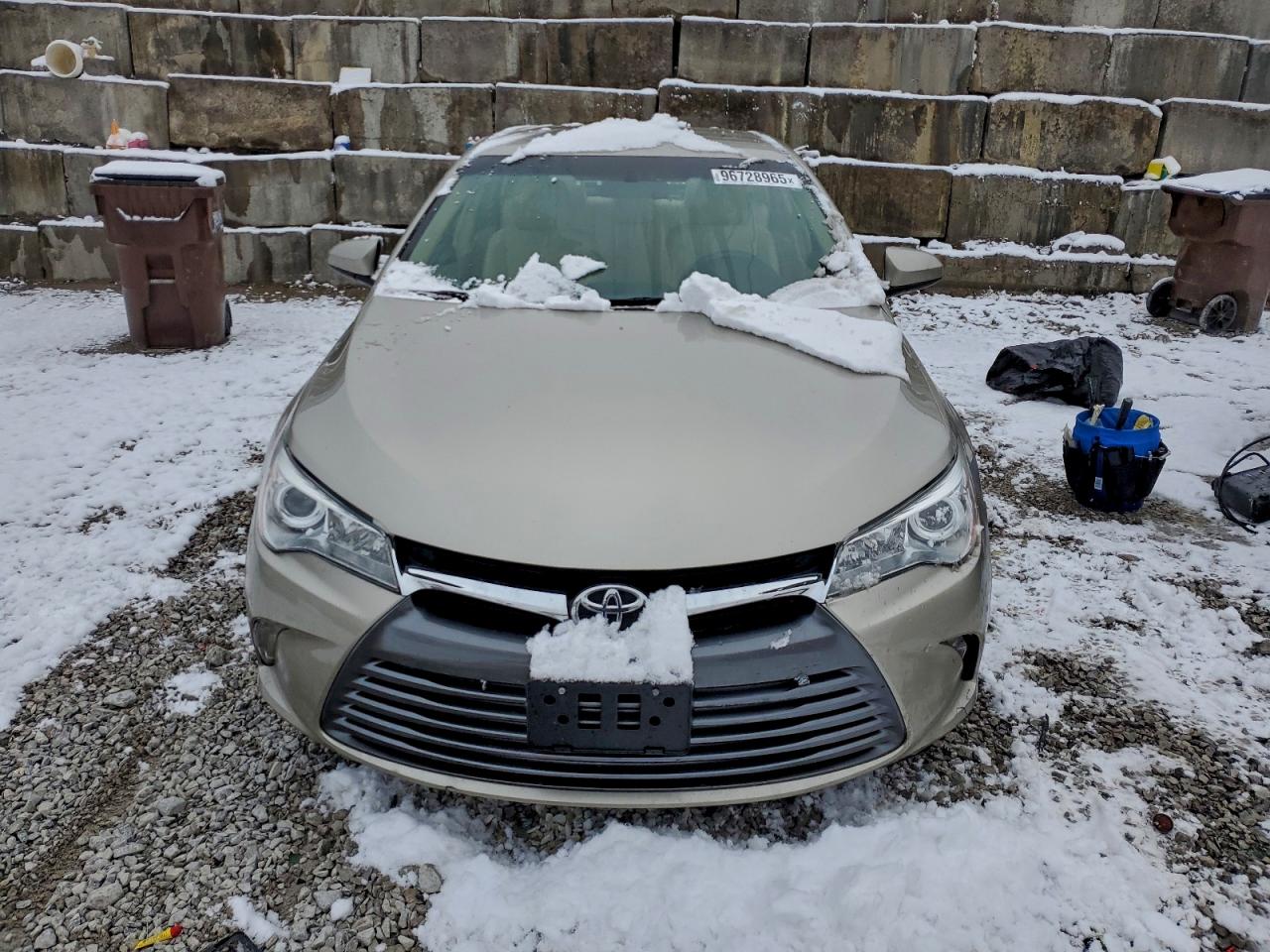 2017 TOYOTA CAMRY LE photo 5