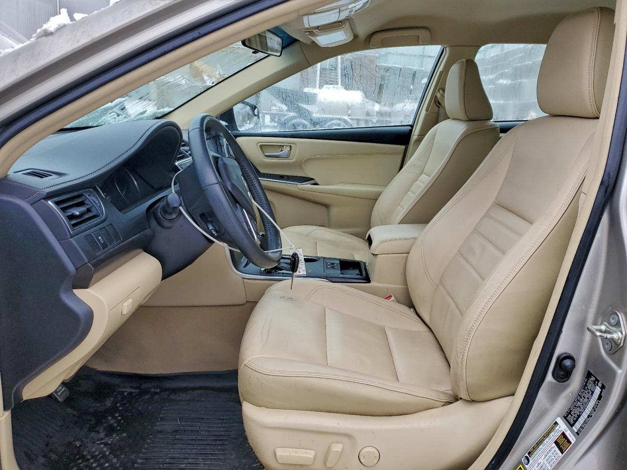 2017 TOYOTA CAMRY LE photo 7