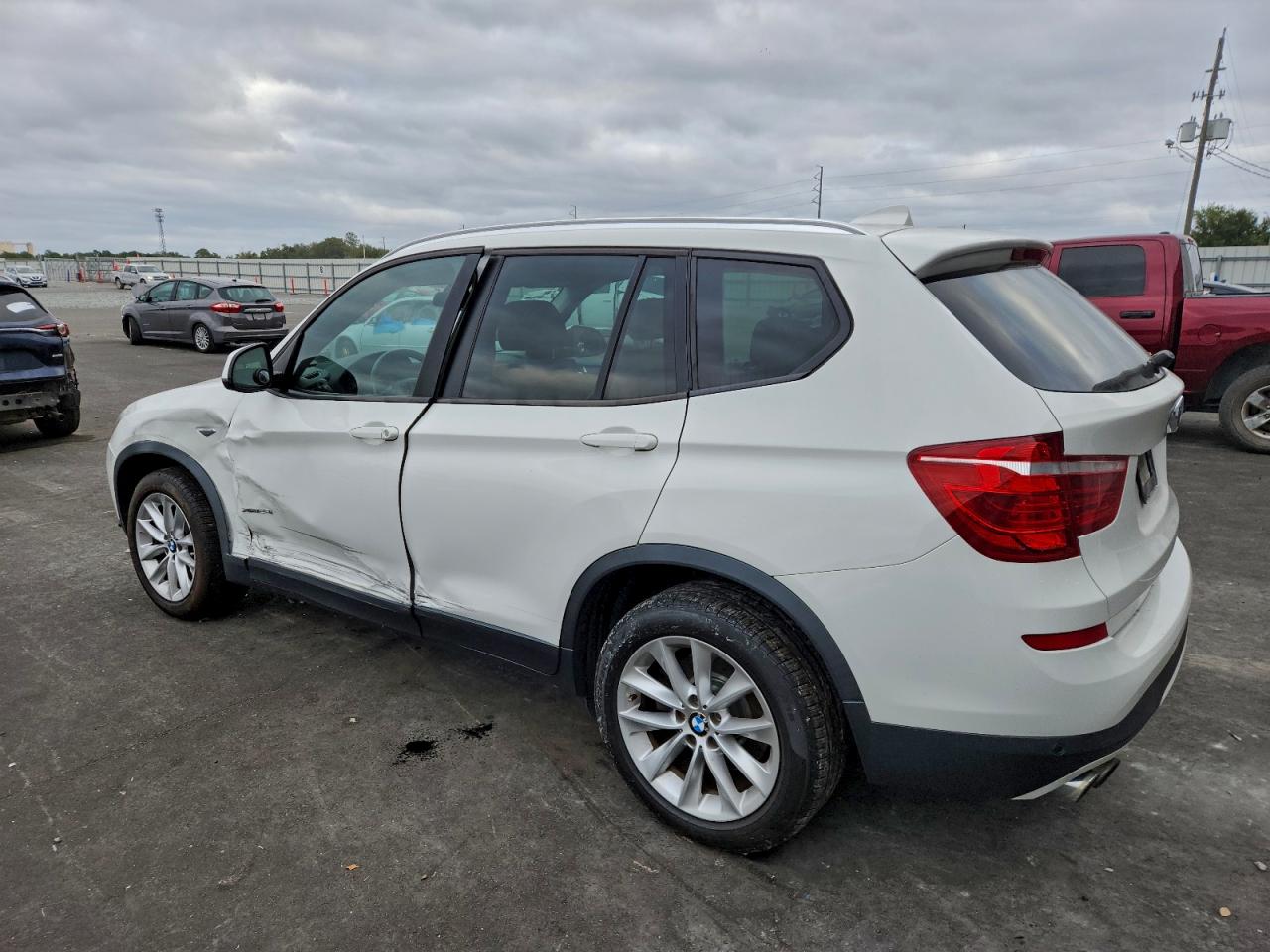 2015 BMW X3 XDRIVE28I photo 2