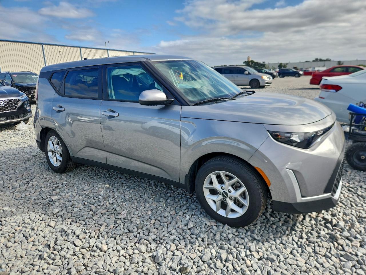 2024 KIA SOUL LX photo 4