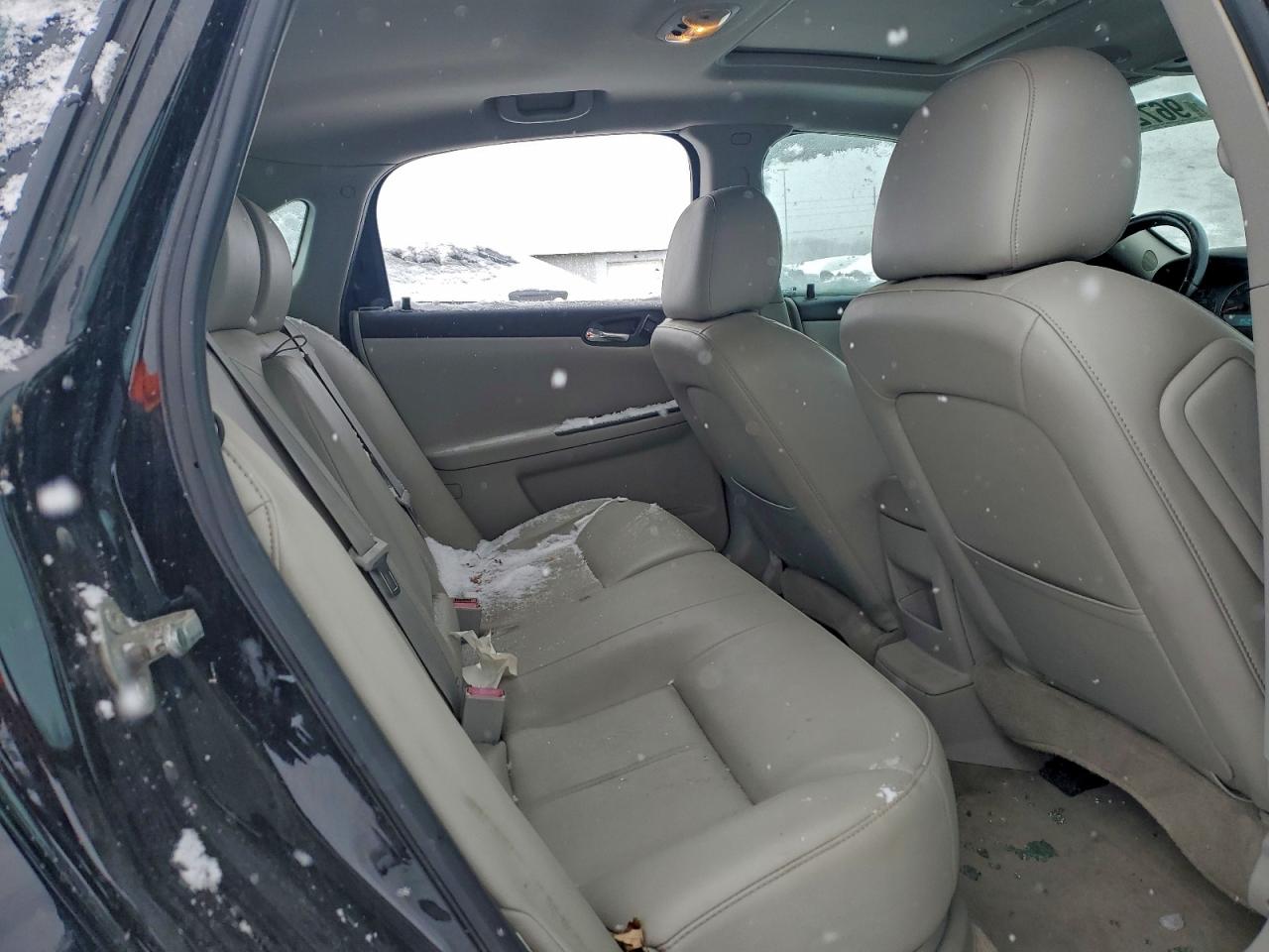 2011 CHEVROLET IMPALA LT photo 10