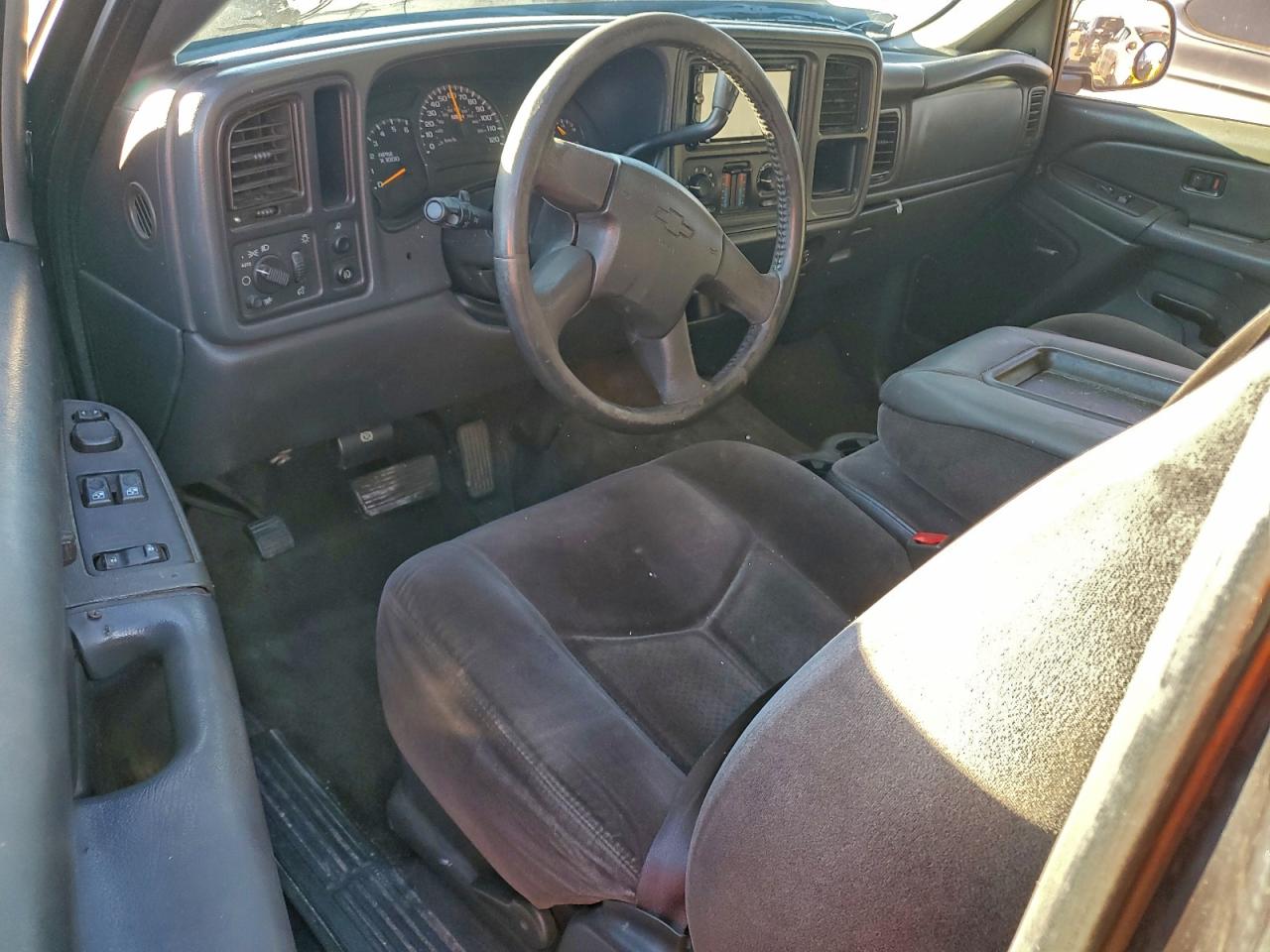 2005 CHEVROLET SILVERADO C1500 photo 8