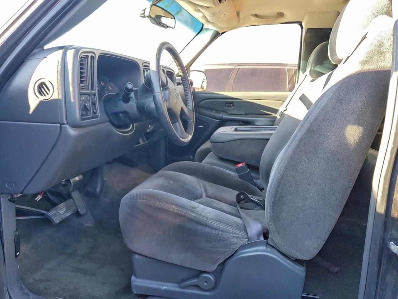 2005 CHEVROLET SILVERADO C1500 photo 7