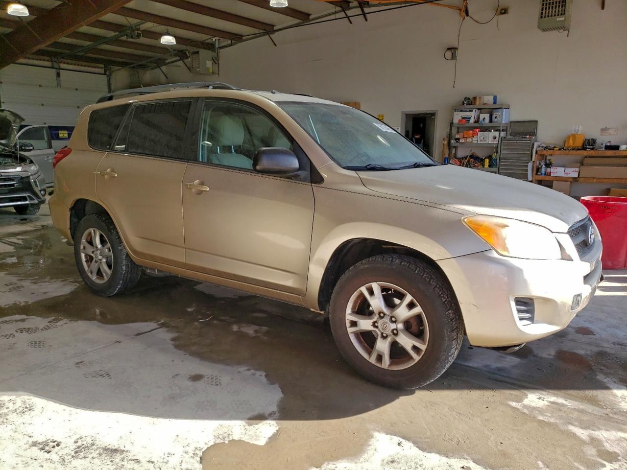 2011 TOYOTA RAV4 photo 10