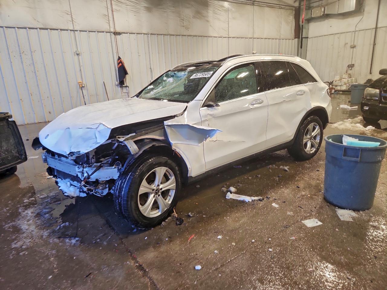 2017 MERCEDES-BENZ GLC