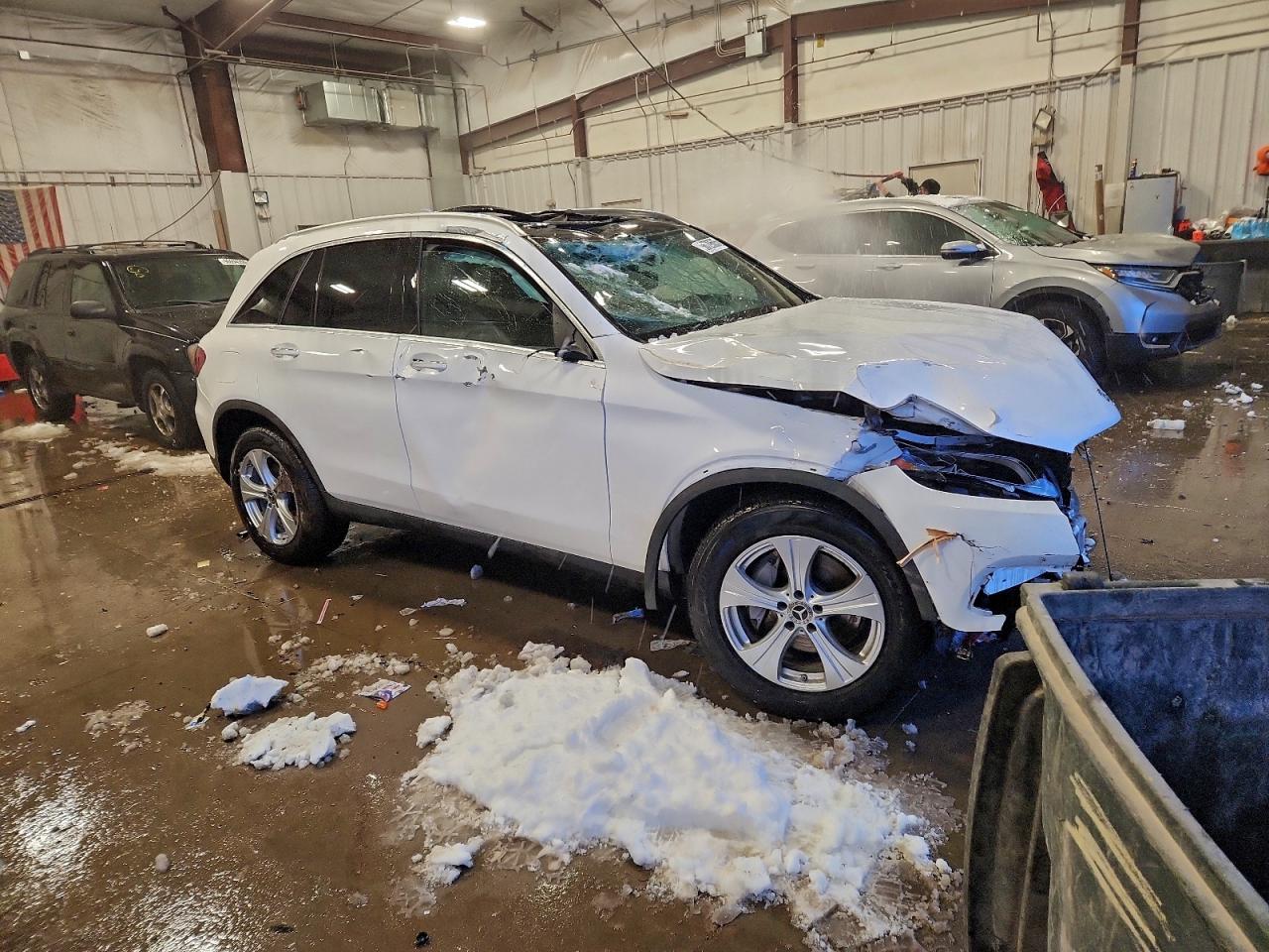 2017 MERCEDES-BENZ GLC 300 4MATIC photo 4