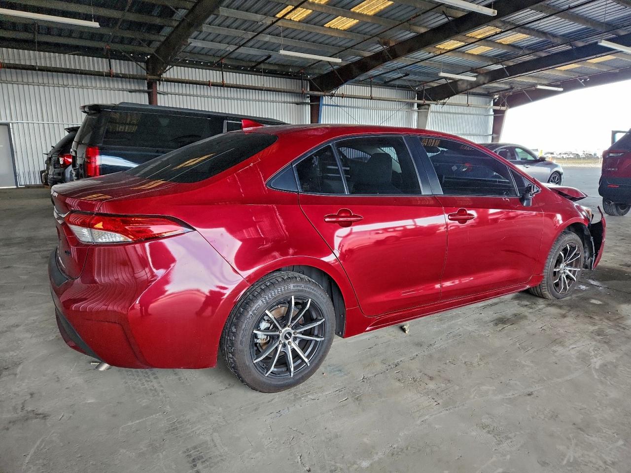 2022 TOYOTA COROLLA LE photo 3