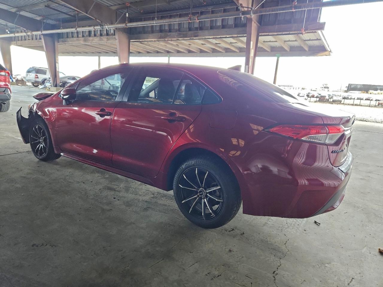 2022 TOYOTA COROLLA LE photo 2