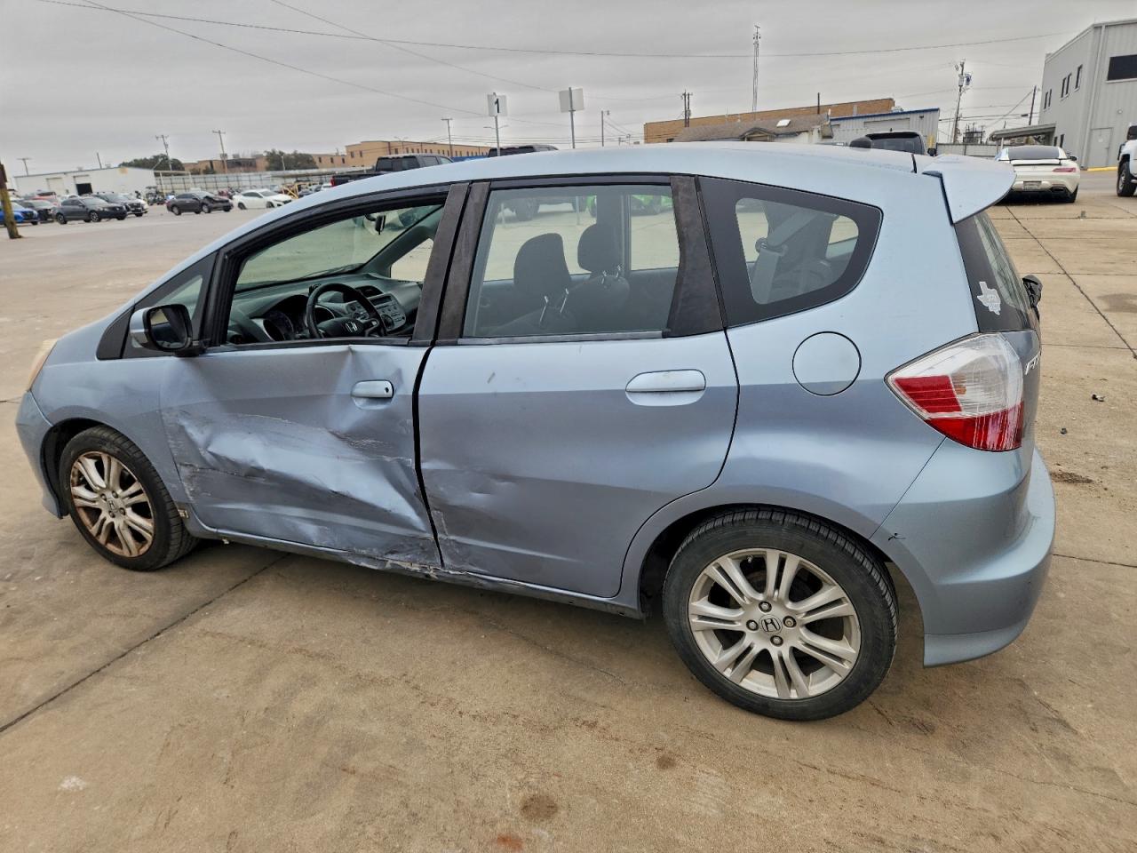 2011 HONDA FIT SPORT photo 2