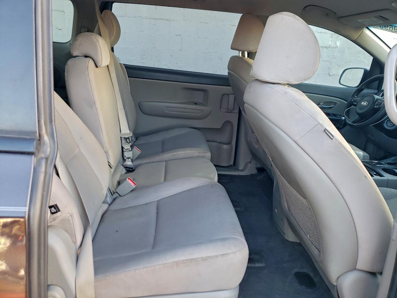 2018 KIA SEDONA LX photo 11
