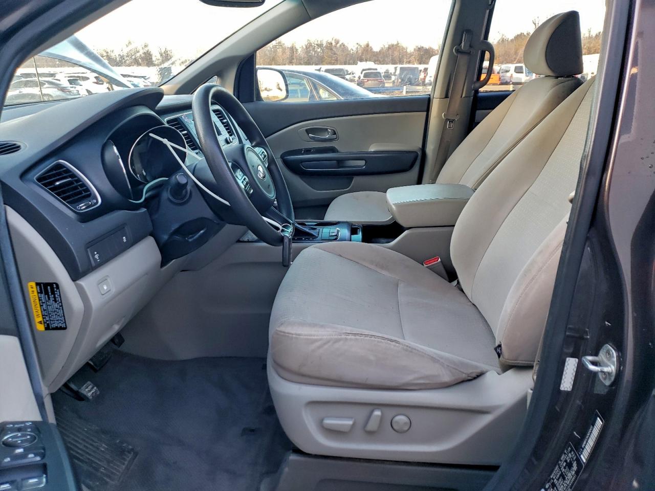 2018 KIA SEDONA LX photo 7