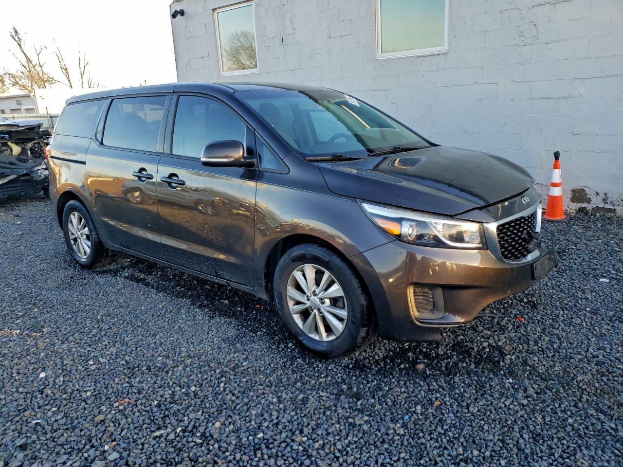 2018 KIA SEDONA LX photo 4