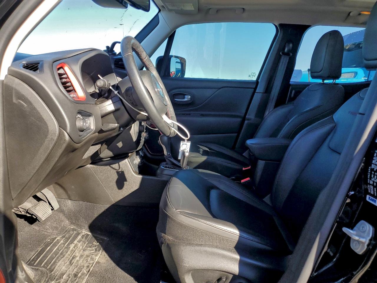 2023 JEEP RENEGADE TRAILHAWK photo 7