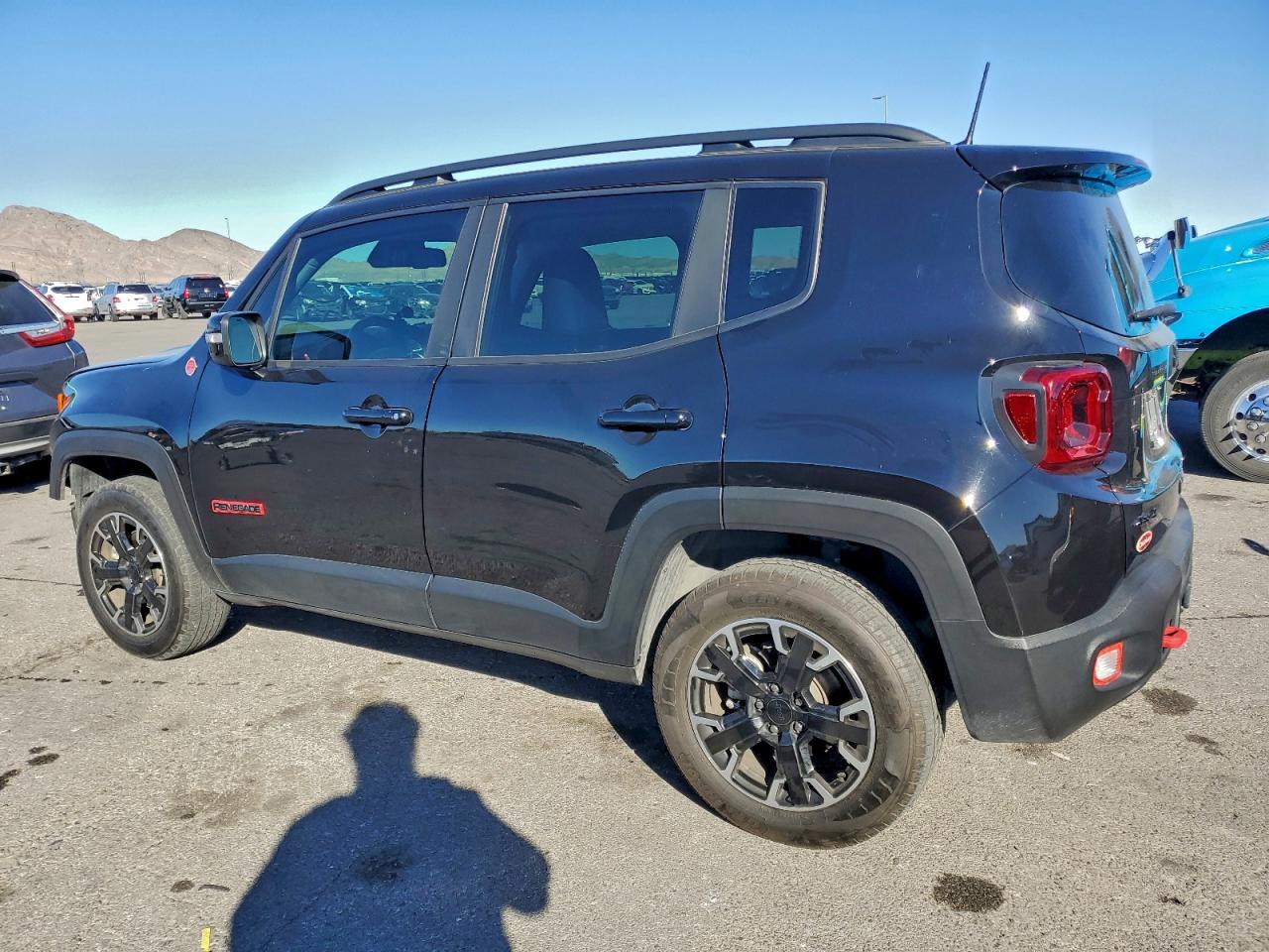2023 JEEP RENEGADE TRAILHAWK photo 2