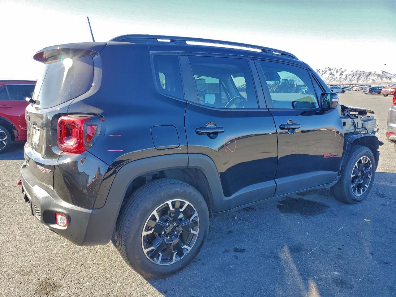 2023 JEEP RENEGADE TRAILHAWK photo 3