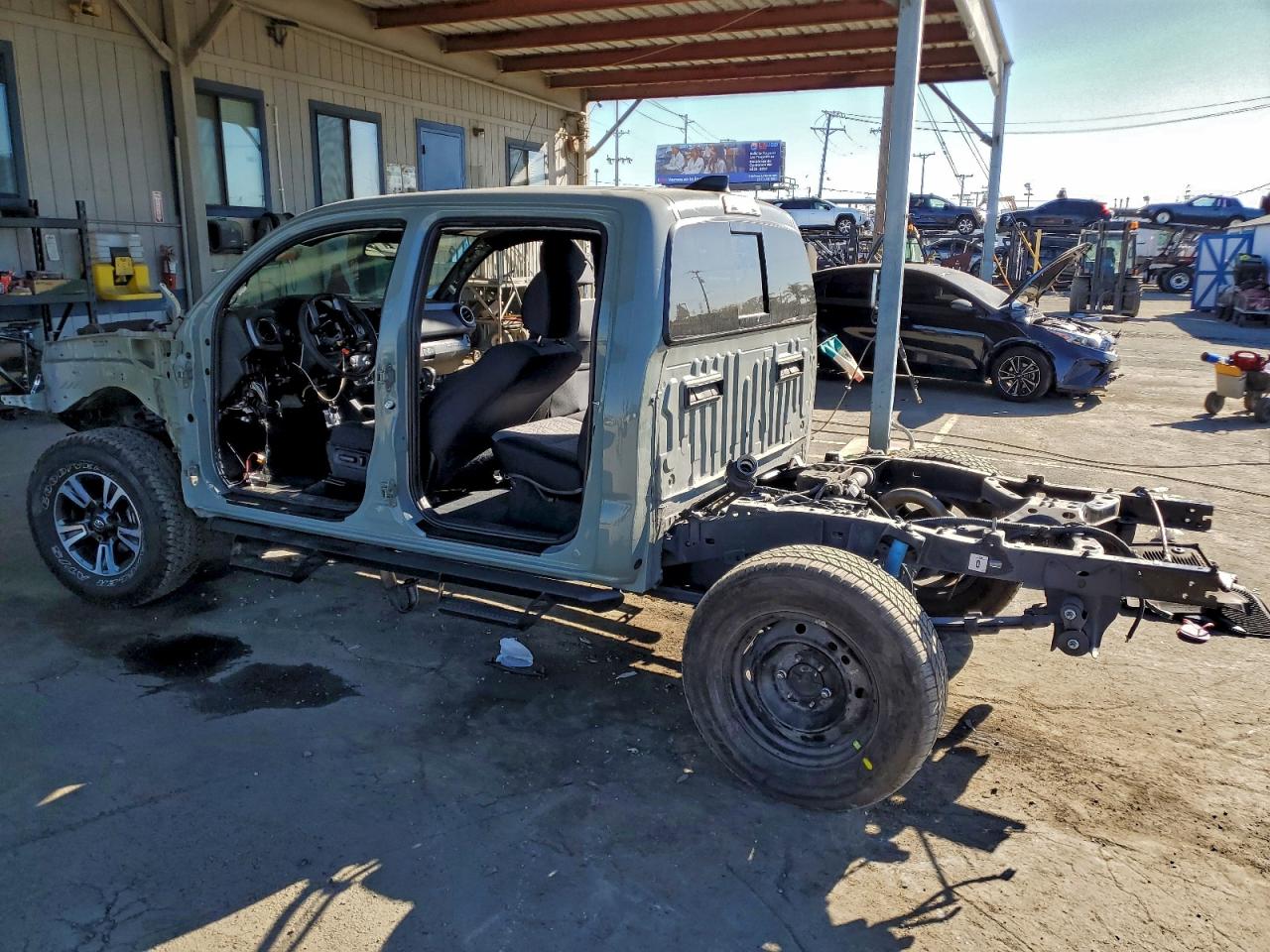 2022 TOYOTA TACOMA DOUBLE CAB photo 2