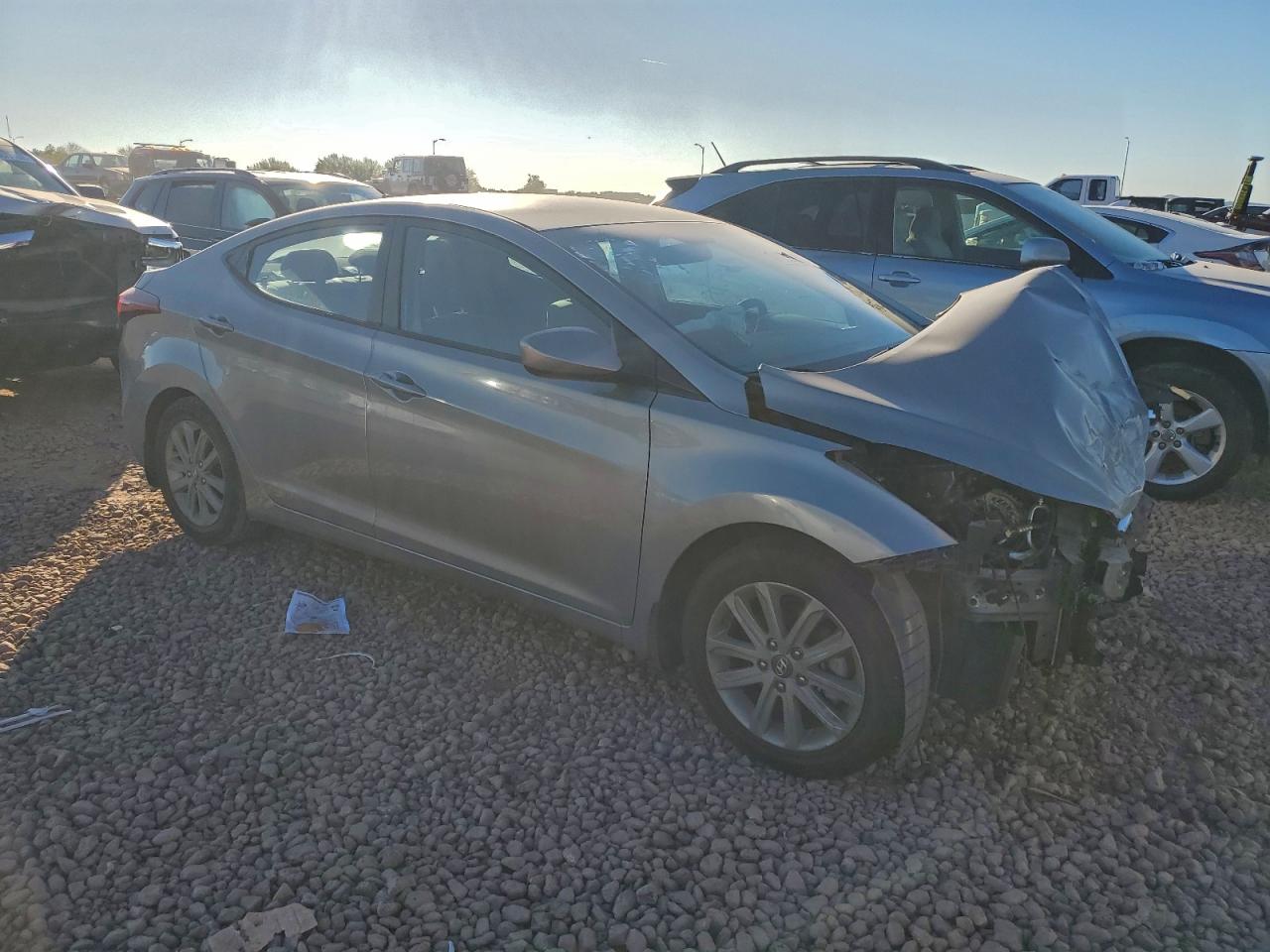 2015 HYUNDAI ELANTRA SE photo 4