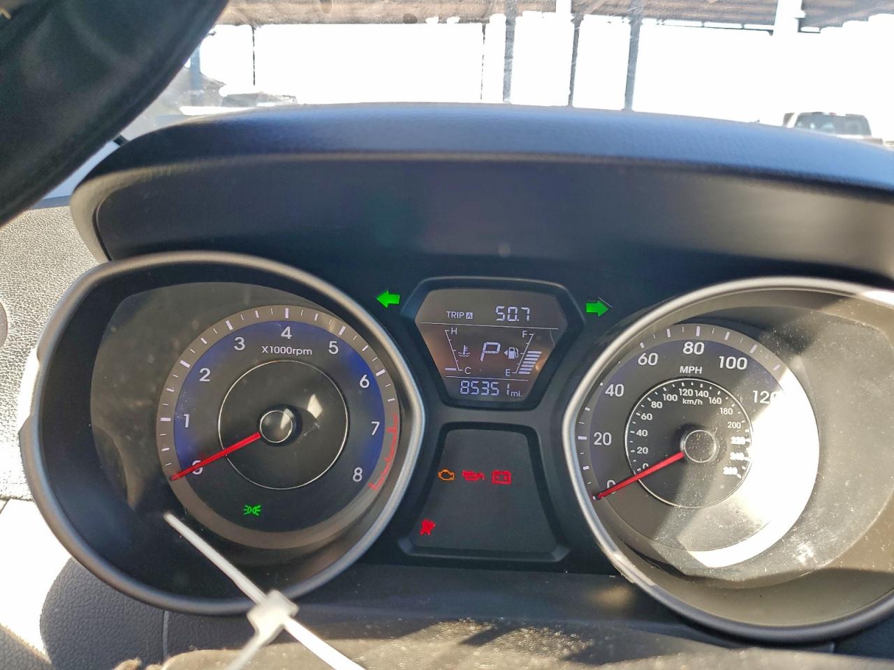 2015 HYUNDAI ELANTRA SE photo 9