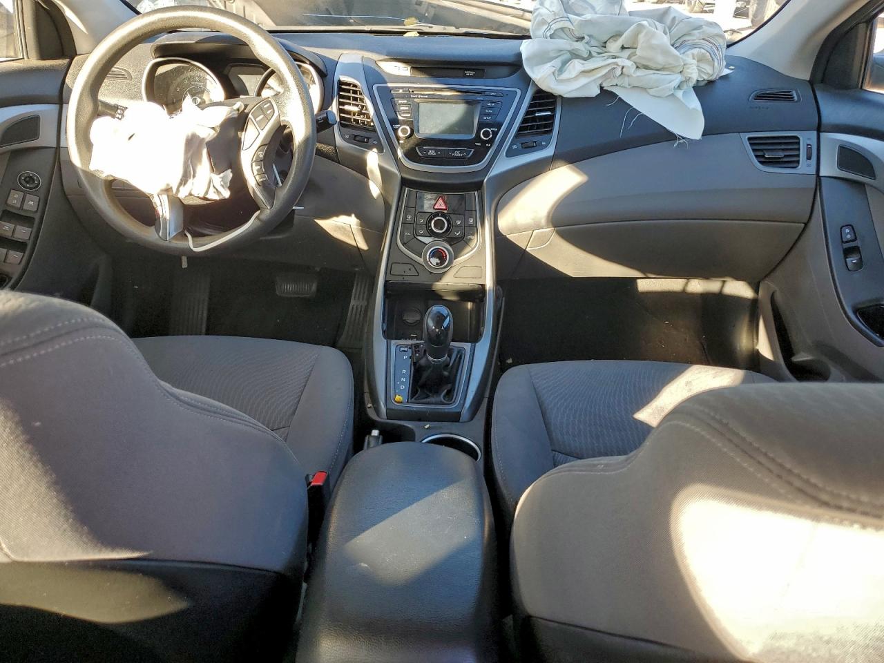 2015 HYUNDAI ELANTRA SE photo 8