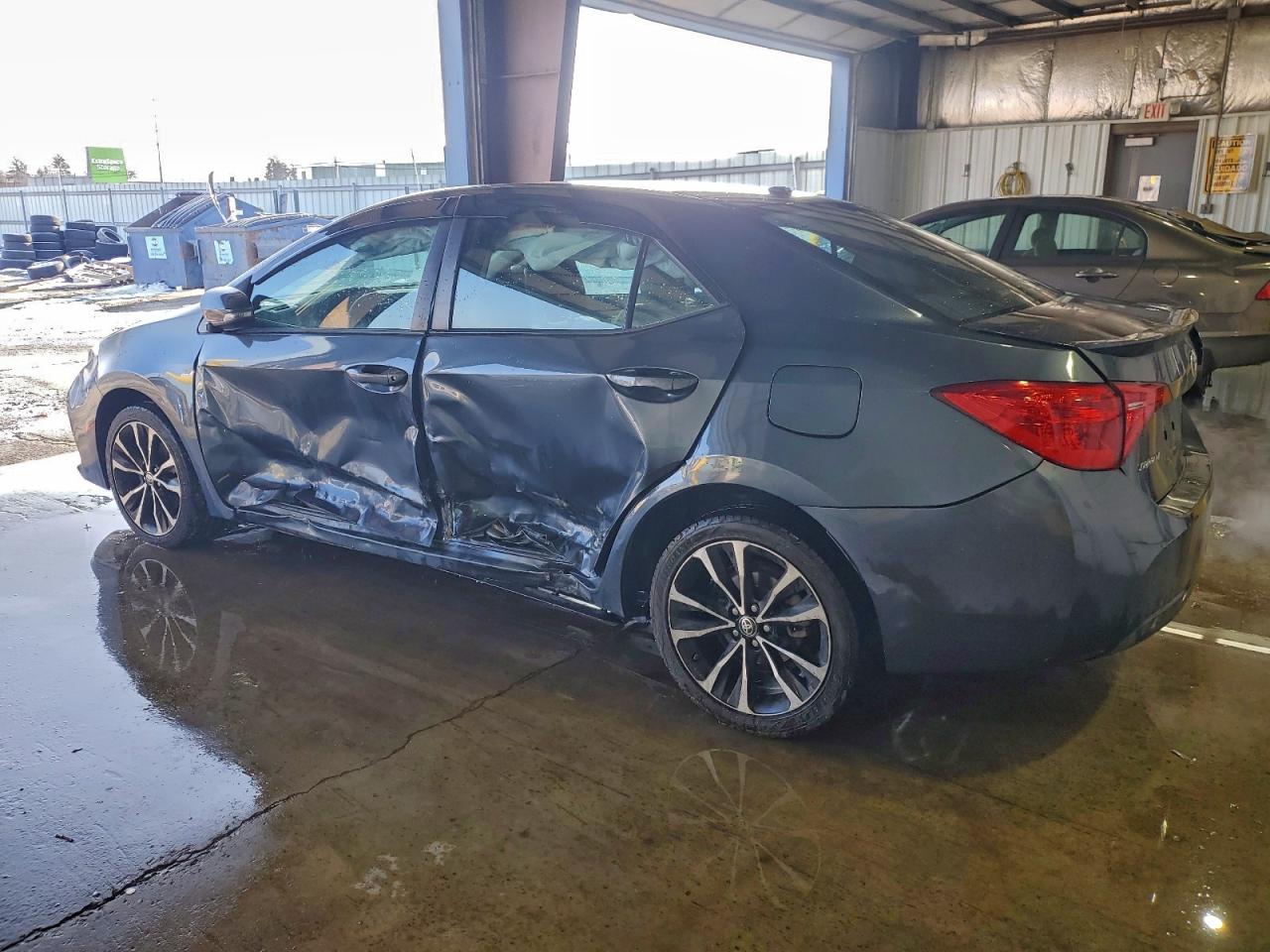 2017 TOYOTA COROLLA L photo 3