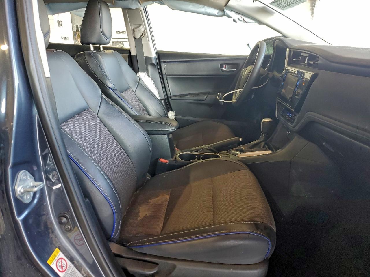 2017 TOYOTA COROLLA L photo 13
