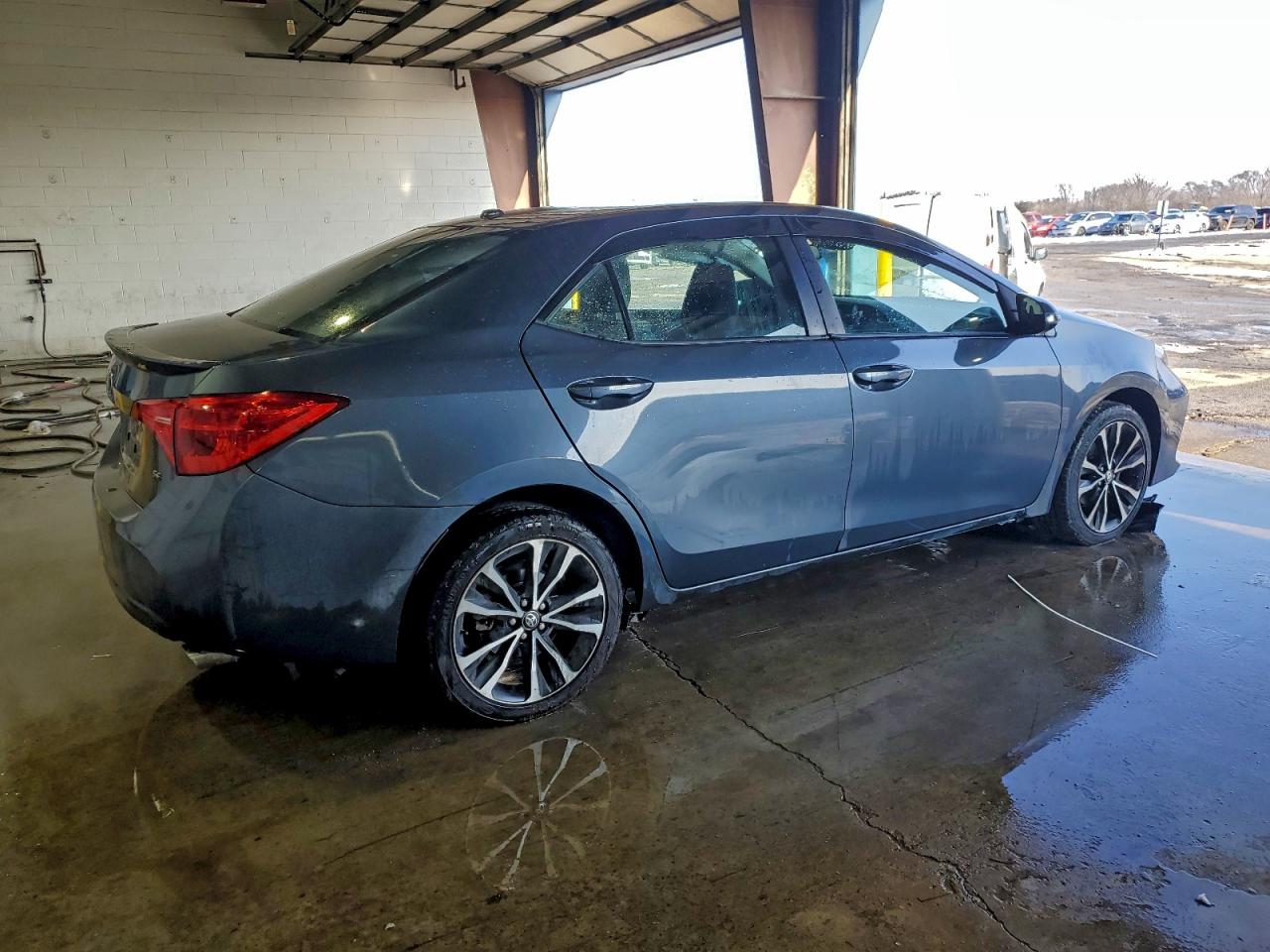 2017 TOYOTA COROLLA L photo 5