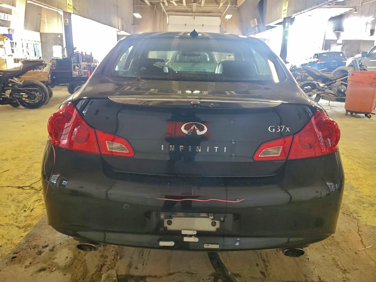2013 INFINITI G37 photo 16