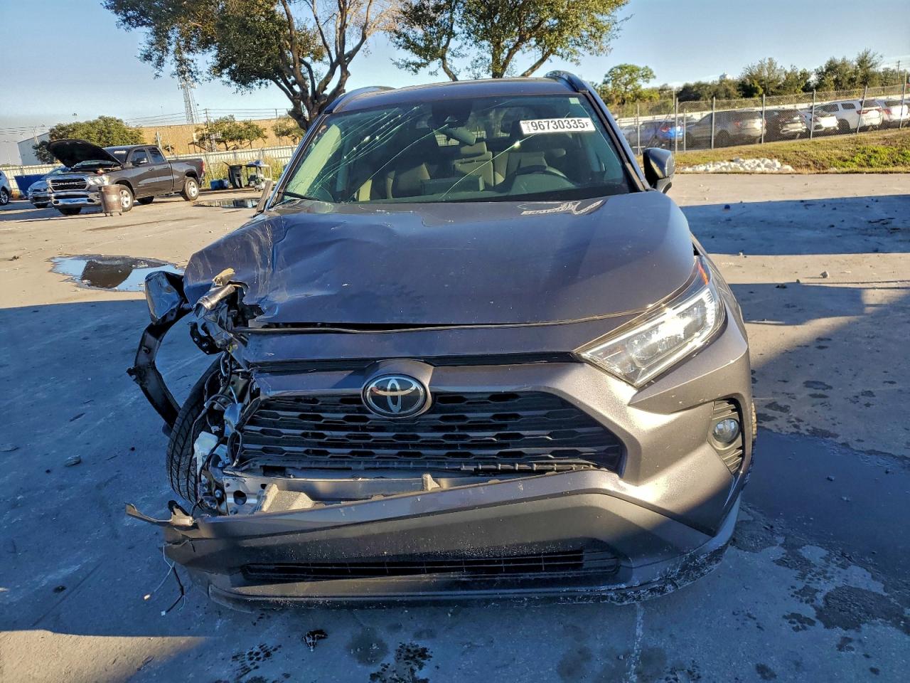 2021 TOYOTA RAV4 XLE photo 5