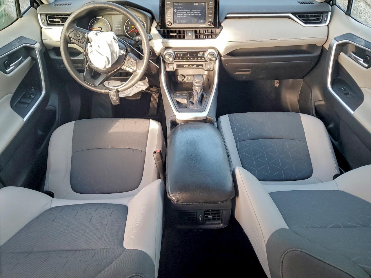 2021 TOYOTA RAV4 XLE photo 8