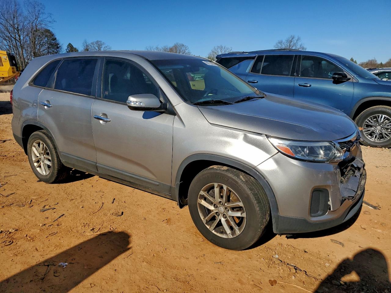 2015 KIA SORENTO LX photo 4