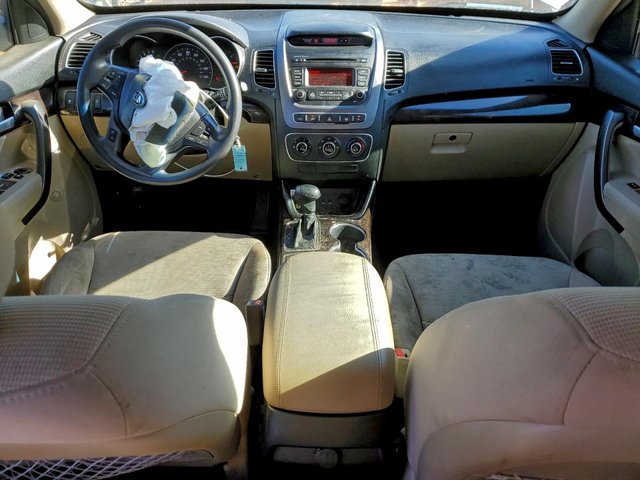 2015 KIA SORENTO LX photo 8
