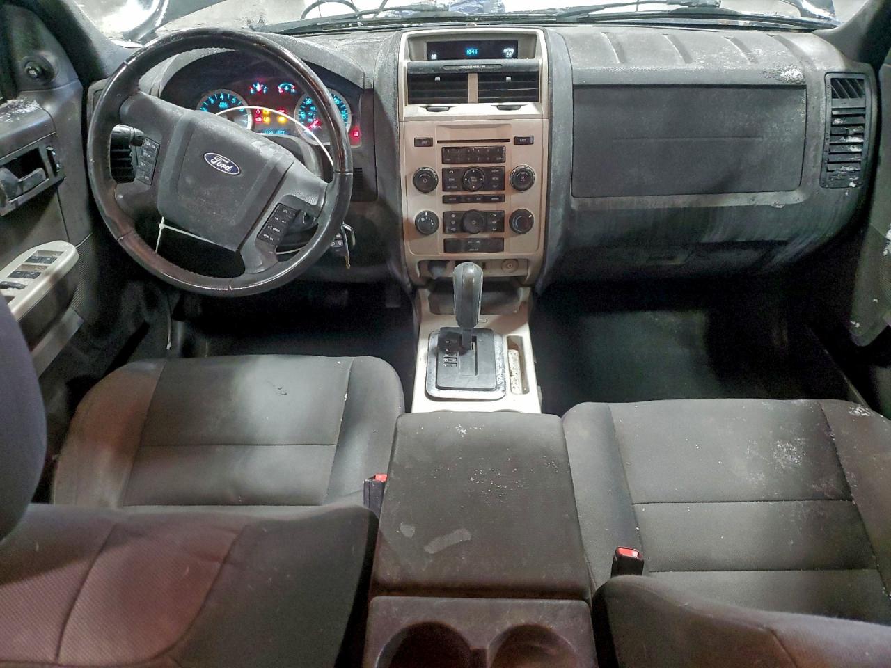 2011 FORD ESCAPE XLT photo 8