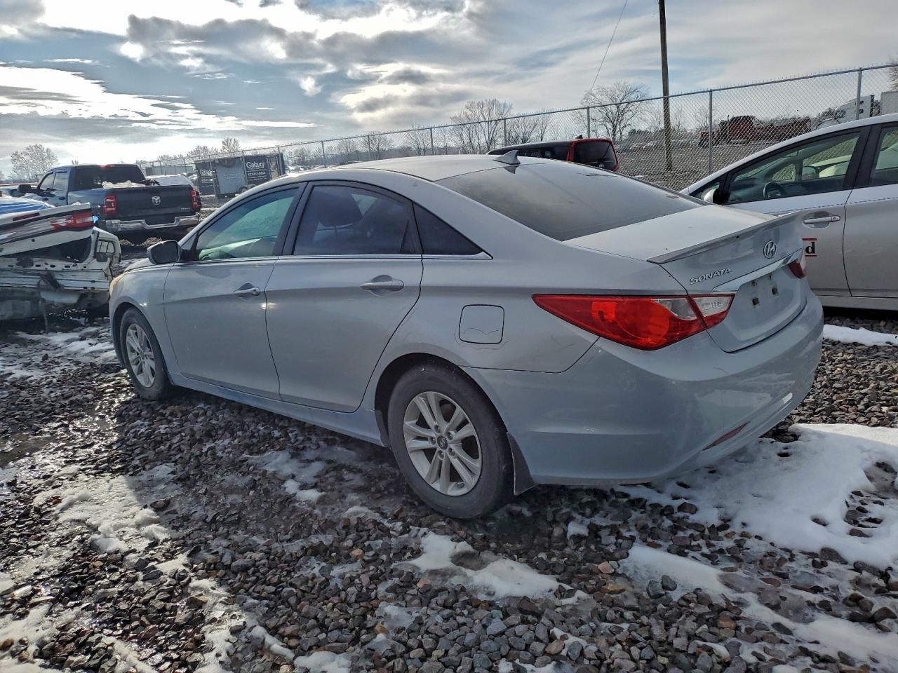 2013 HYUNDAI SONATA GLS photo 4