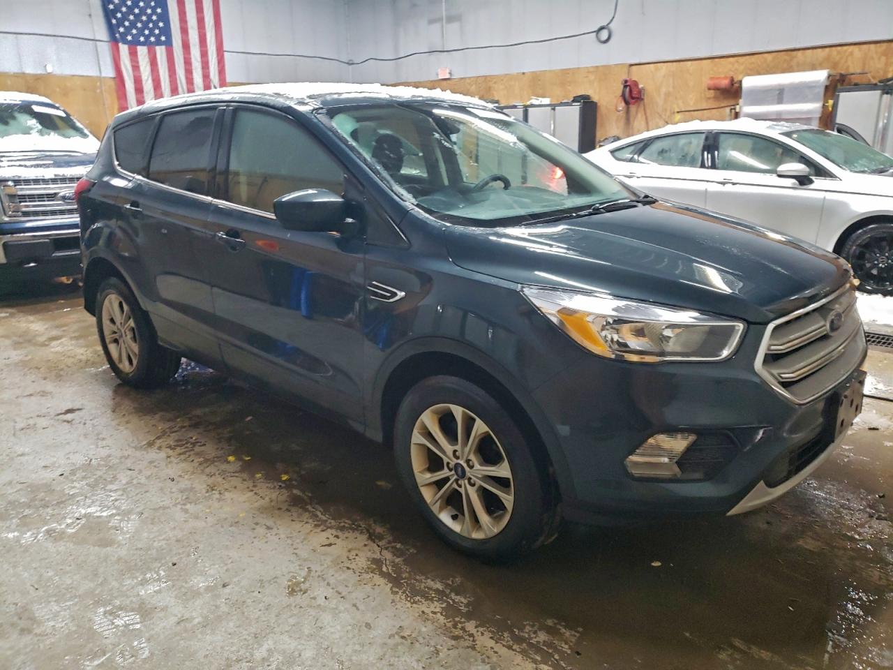 2019 FORD ESCAPE SE photo 4