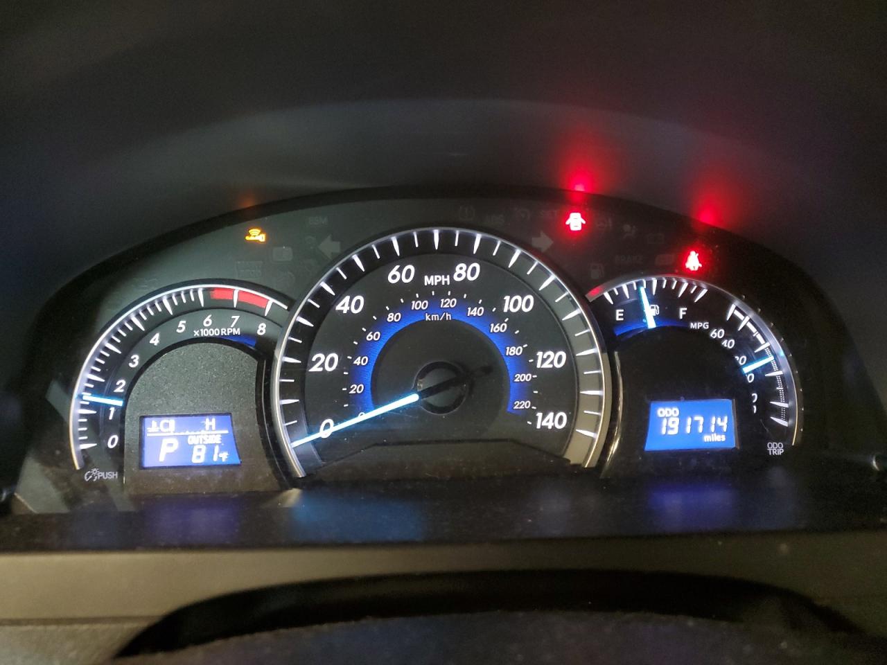 2012 TOYOTA CAMRY XLE photo 17