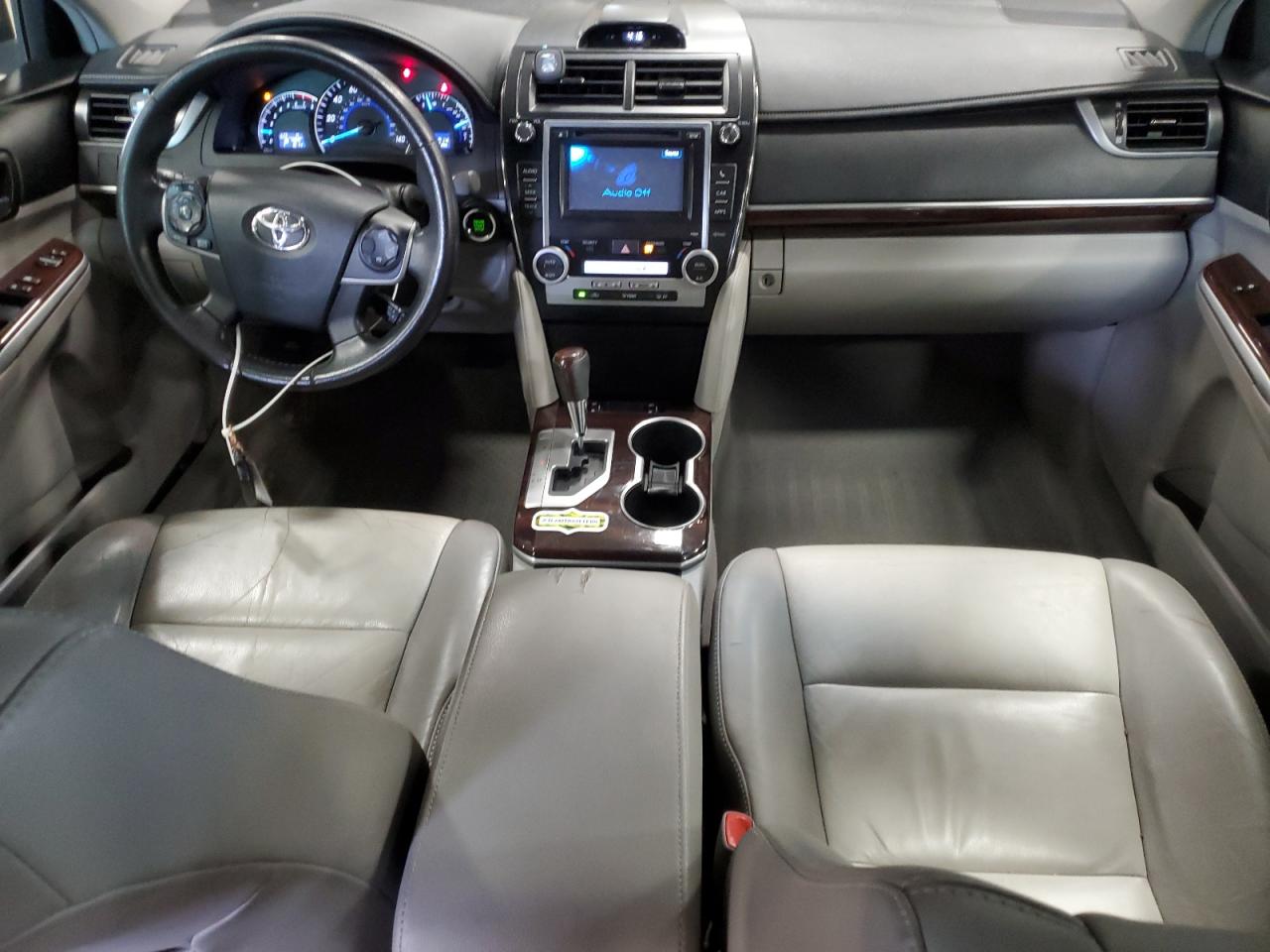2012 TOYOTA CAMRY XLE photo 15