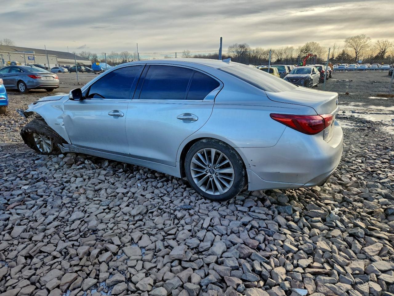 2018 INFINITI Q50 LUXE photo 3
