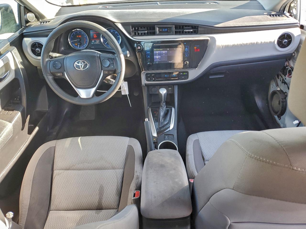 2018 TOYOTA COROLLA L photo 8
