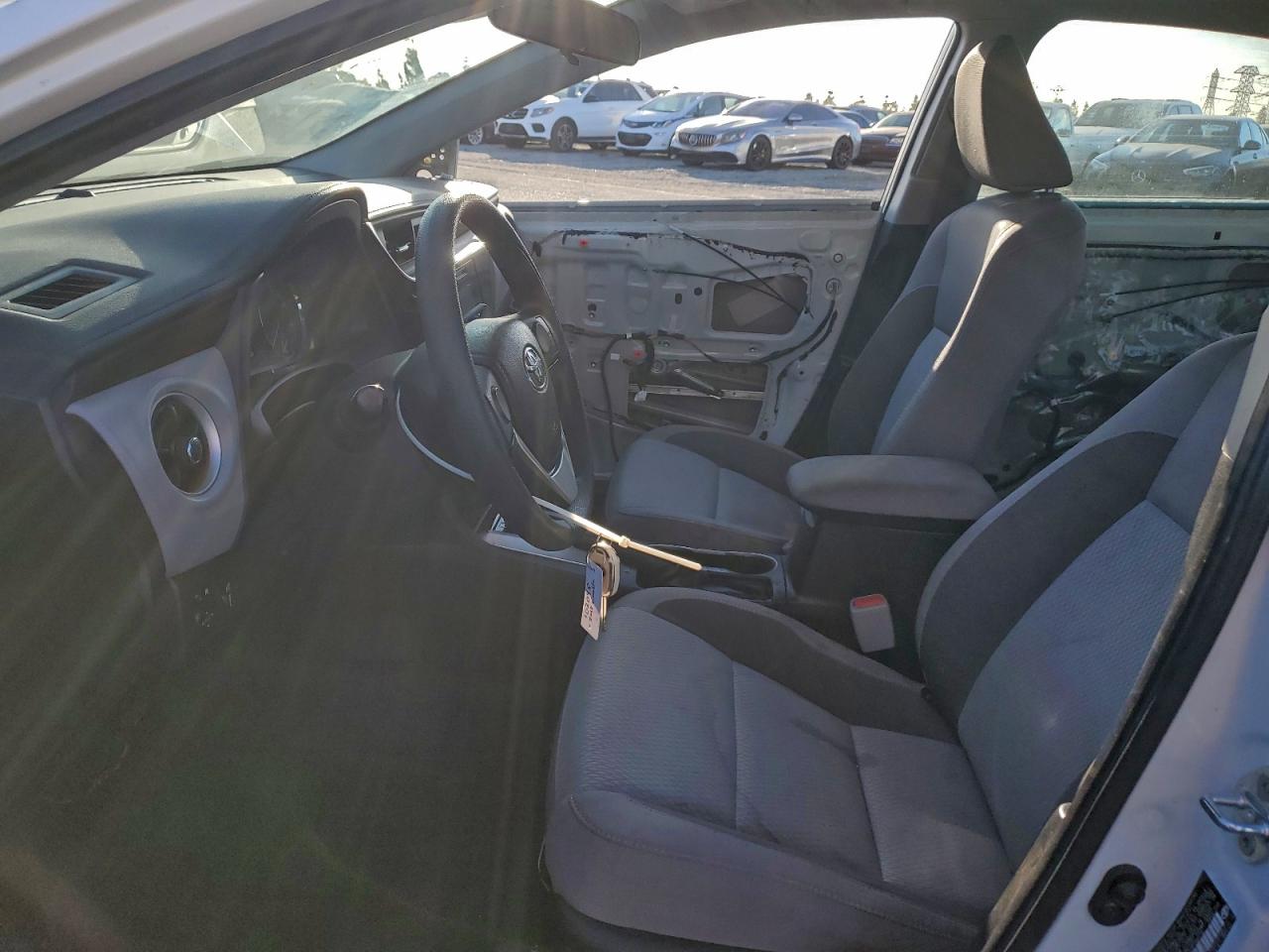 2018 TOYOTA COROLLA L photo 7