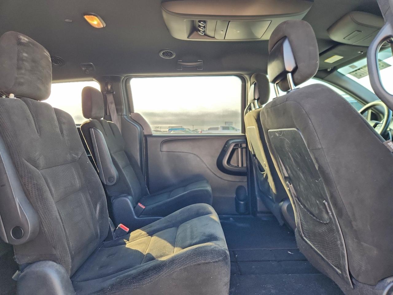 2015 DODGE GRAND CARAVAN SE photo 21