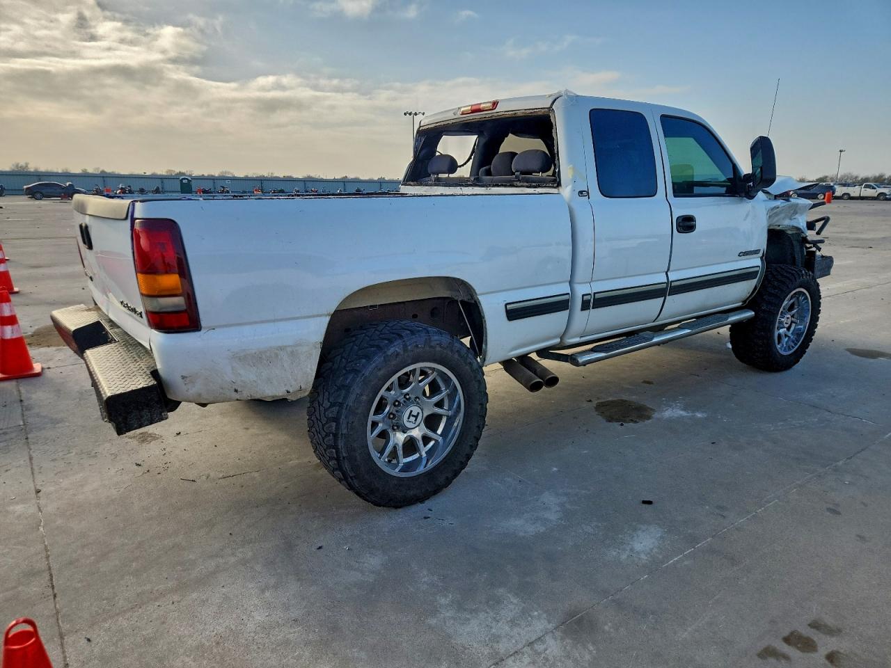 2002 CHEVROLET SILVERADO C2500 HEAVY DUTY photo 3