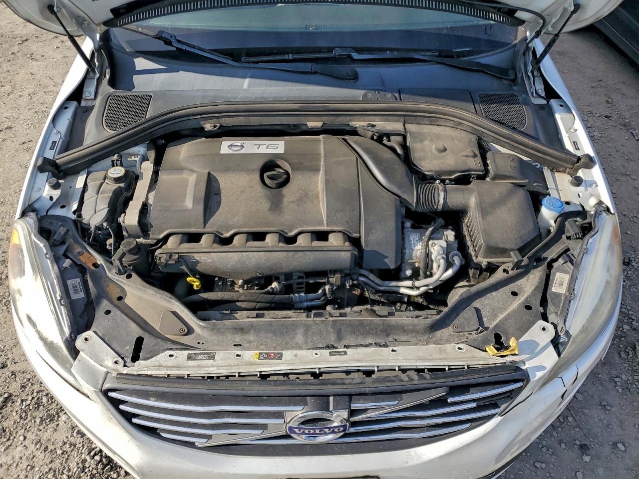2015 VOLVO XC60 T6 PREMIER photo 12