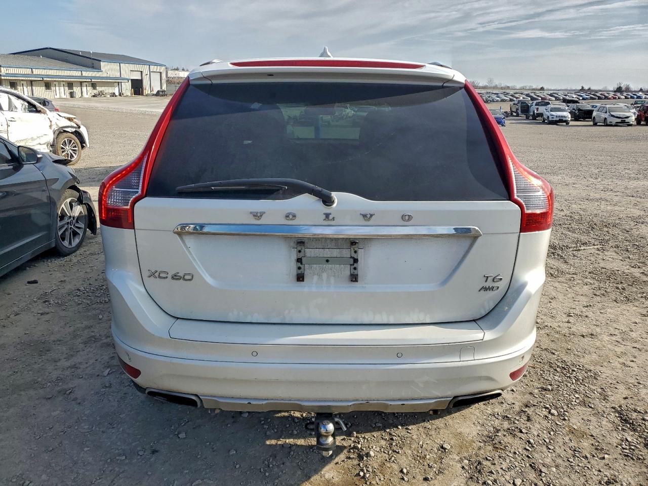 2015 VOLVO XC60 T6 PREMIER photo 6